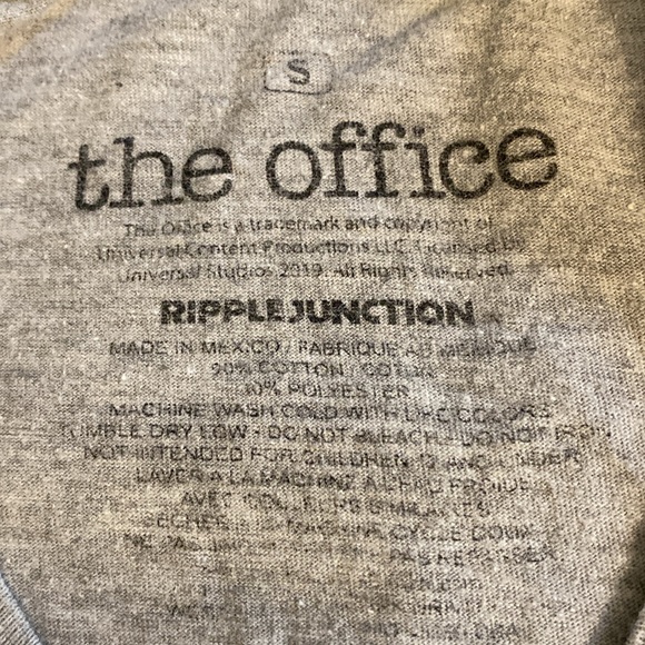 Closing my closet The Office “False” Tee - lowest price - Picture 4 of 4